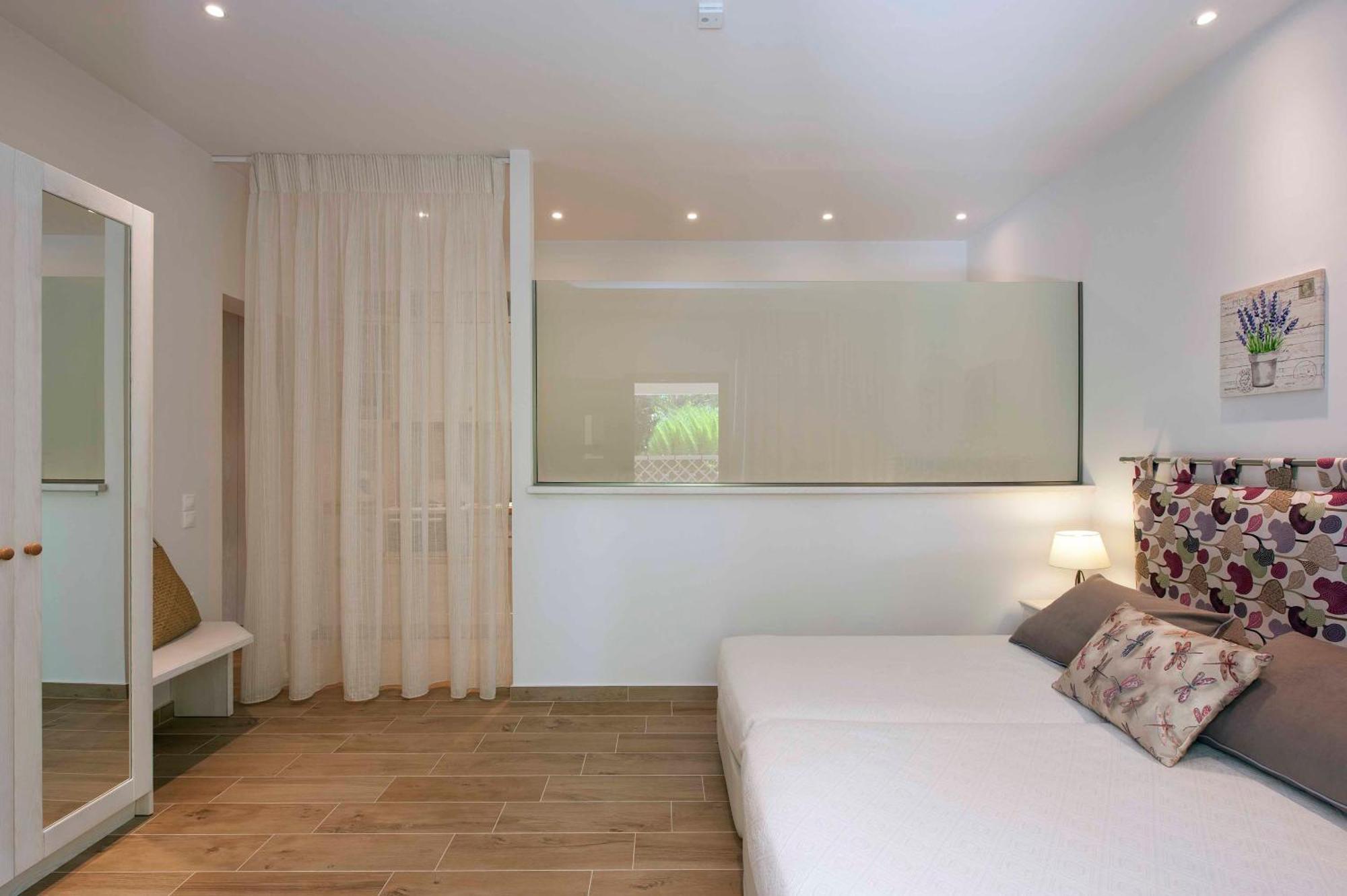 Spiti Prifti Apartments Гувия Екстериор снимка