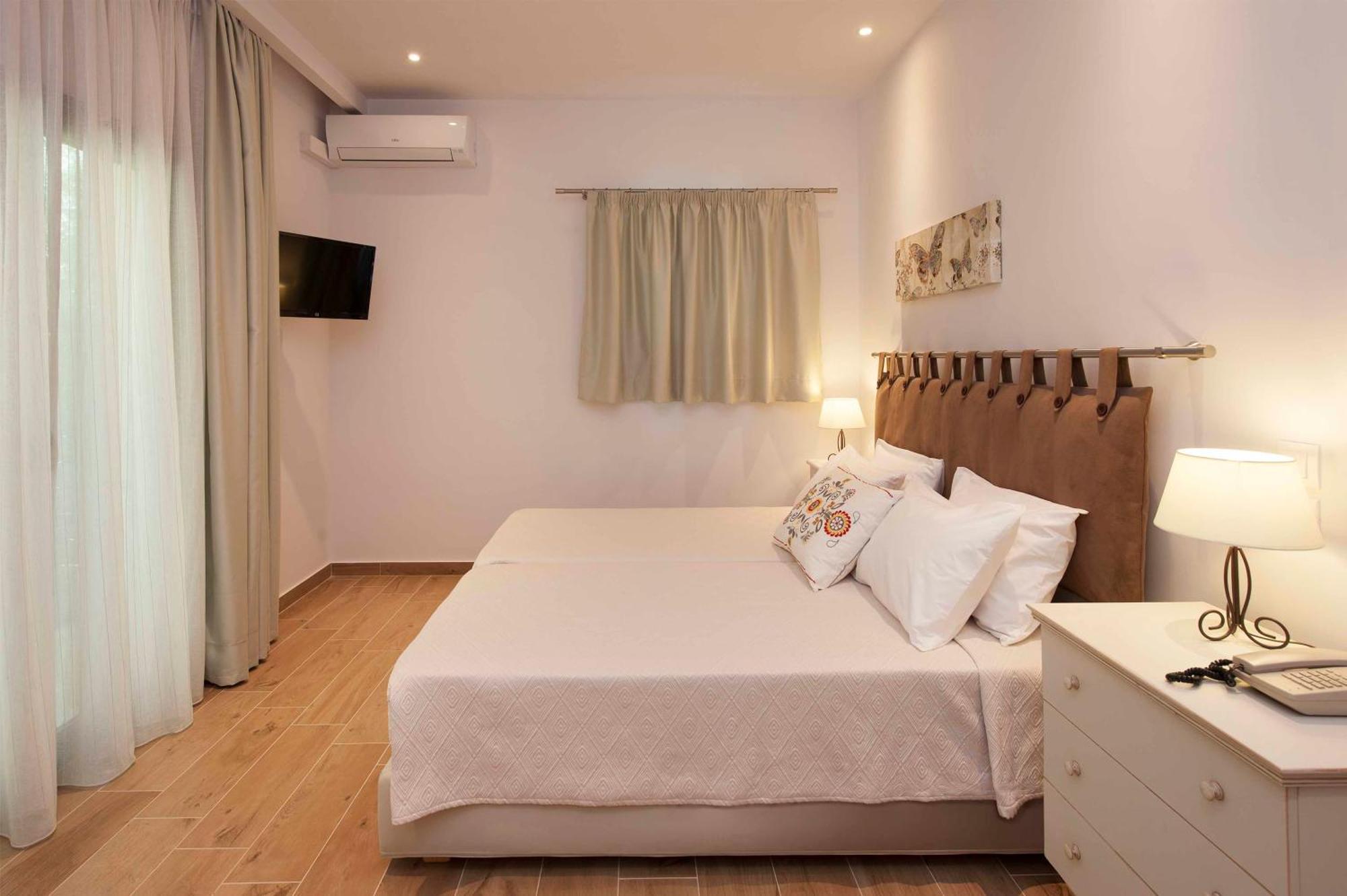 Spiti Prifti Apartments Гувия Екстериор снимка