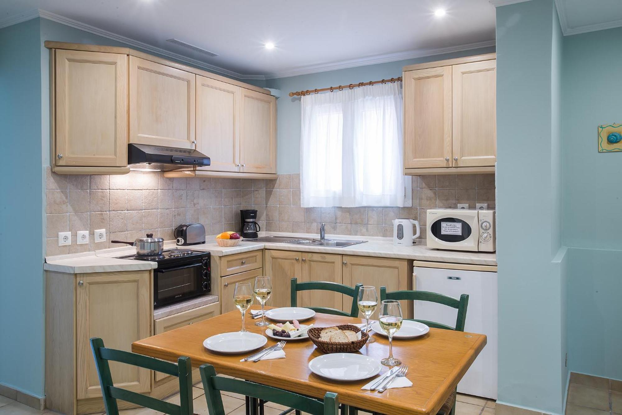 Spiti Prifti Apartments Гувия Екстериор снимка
